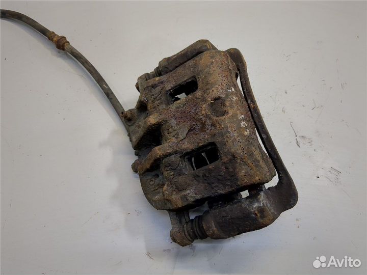 Суппорт Hyundai Santa Fe, 2001