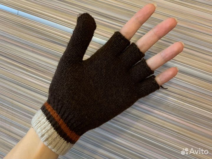 Перчатки с открытыми пальцами
