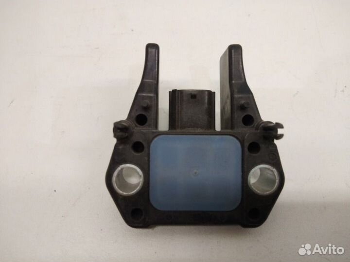 Датчик удара передний правый Lexus Rx 4 2016-2020