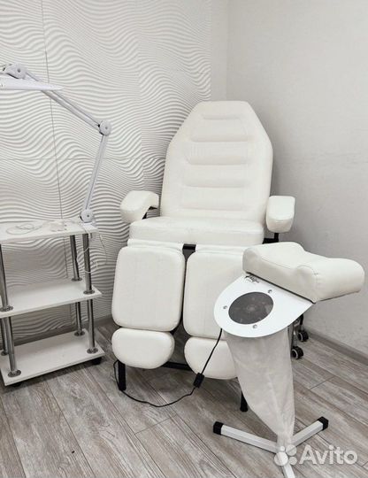 Сдаю рабочее место мастера маникюра 2/2