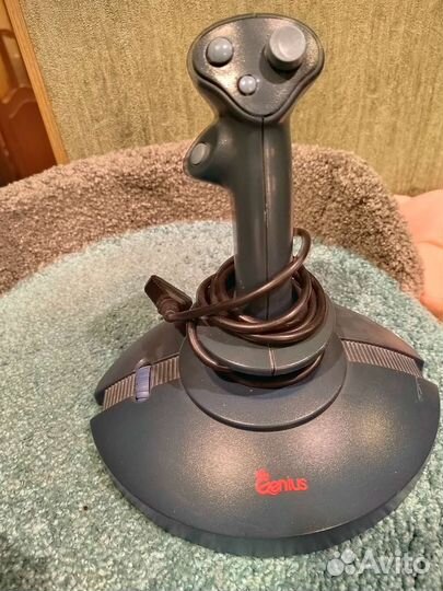 Джойстик genius