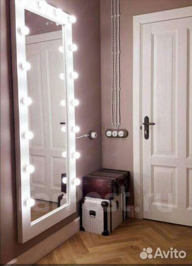 Гримерное зеркало с подсветкой