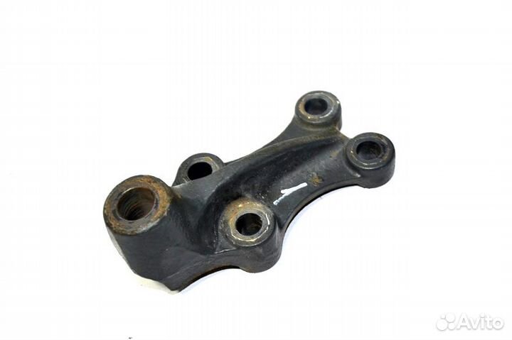 Кронштейн амортизатора ведущего моста, верхний лев