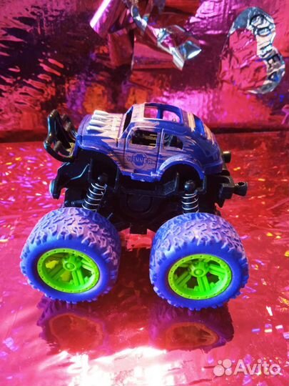 Машинка монстр трак