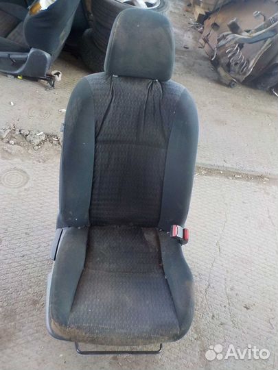 Сидение toyota corolla 150 переднее правое