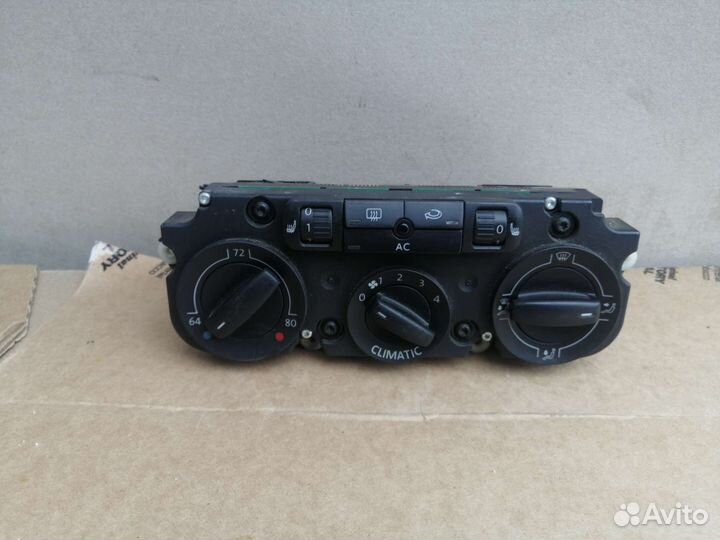 Блок управления печкой Volkswagen Passat B6