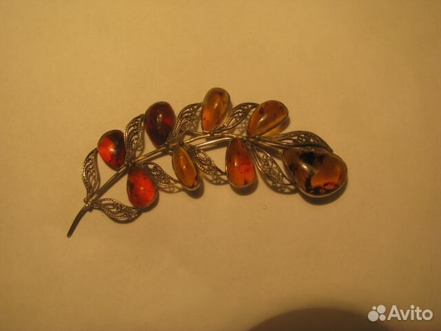 Янтарь, горный хрусталь, сердолик