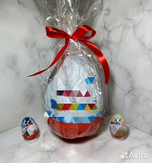 Большое шоколадное яйцо