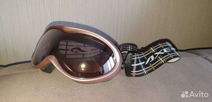 Горнолыжные очки Axe,состояние новых