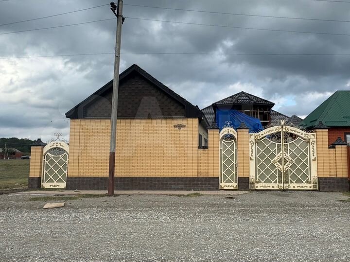 Дом 350 м² на участке 12 сот.