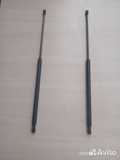 Амортизаторы багажника Nissan X - Trail (T31)