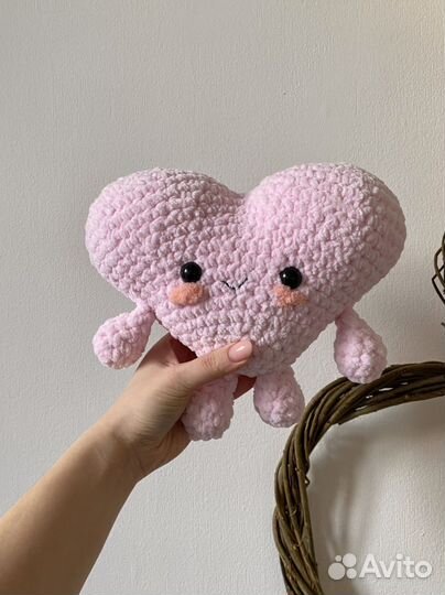 Вязаная игрушка сердце ручной работы плюш