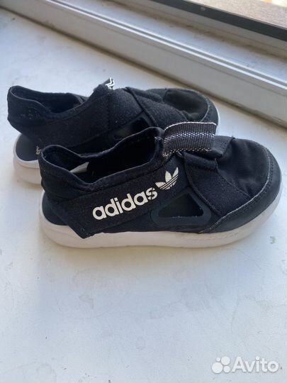 Сандалии adidas 28