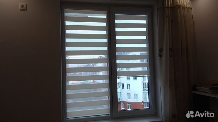 Рулонные шторы день ночь стандарт аквамарин