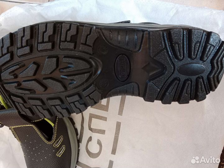 Полуботинки новые