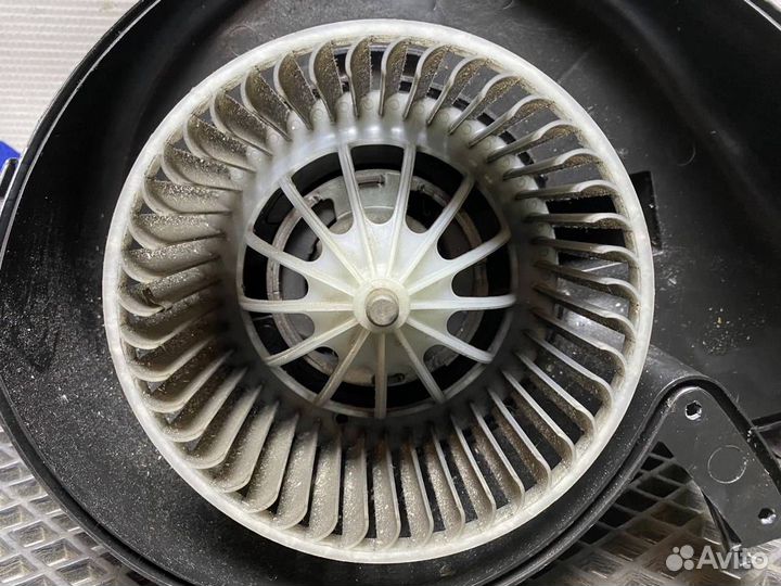 Моторчик печки Volvo FH4 9502493