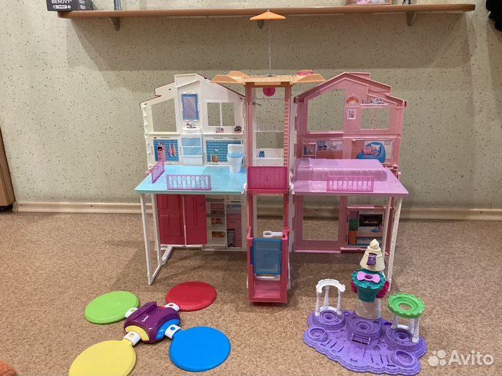 Кукольный дом Барби с лифтом