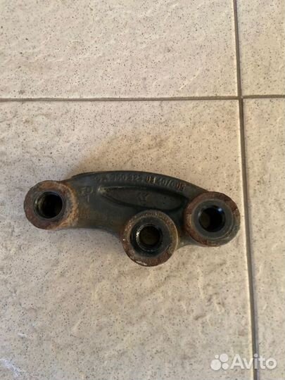 Кронштейн амортизатора правый Mercedes-Benz Actros