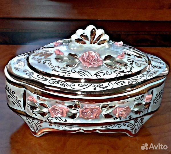 Фарфоровая шкатулка феникс