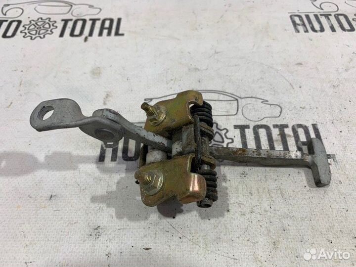 Ограничитель двери Renault Symbol K7JA700 2005