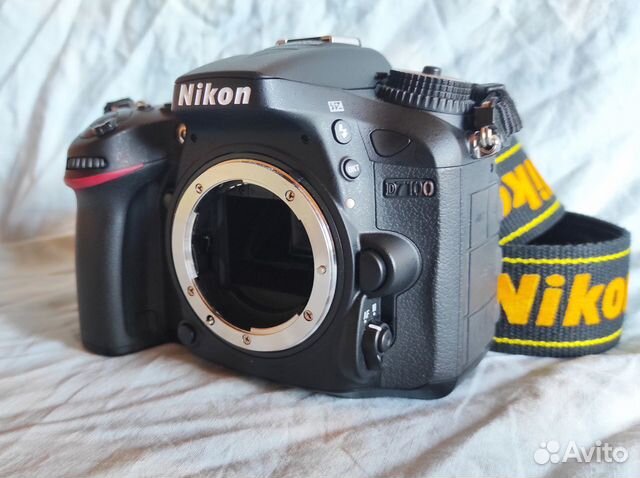 Зеркалка Nikon D7100 с аксессуарами объявление продам