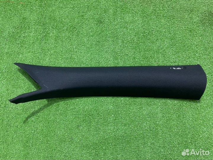 Обшивка стойки передняя правая Mercedes-Benz