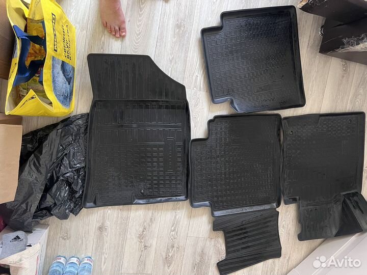 Автомобильные коврики резиновые