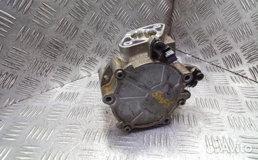 Насос вакуумный audi A4 B9 (5MF05TW01)