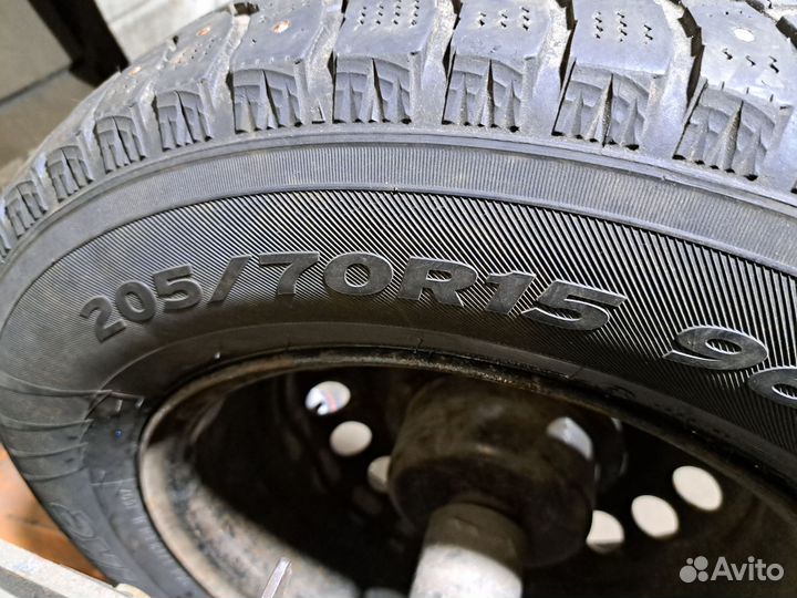 Hankook Winter I'Pike 205/70 R15