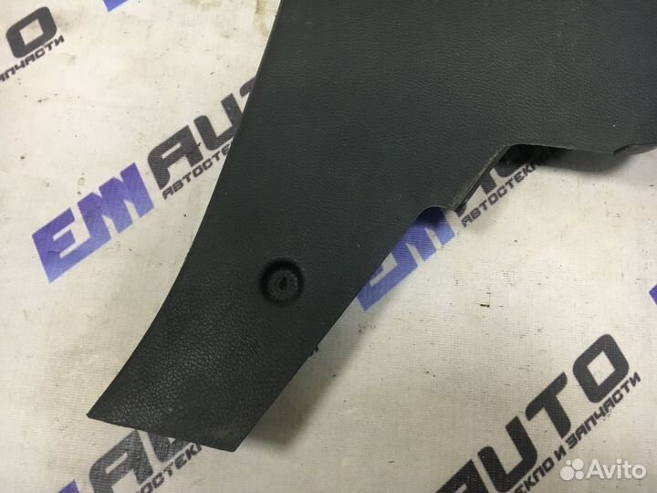 Накладка стойки задней правой Рено Логан