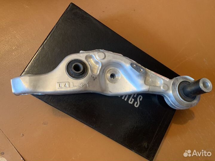 Рычаг нижный левый Lexus 470-570