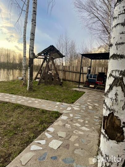 Дом на берегу озера с баней и чаном