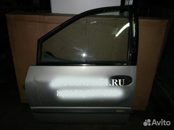 Дверь передняя левая Chrysler Voyager/Caravan 2001