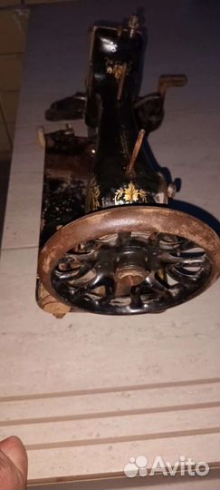 Швейная машина Singer