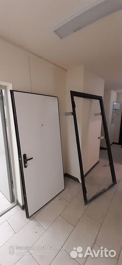 Входные железные двери (совсем новые из нового дом