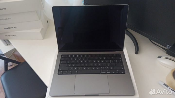 Apple MacBook Pro 14 M1 Pro,RAM 16 гб,SSD 512 гб