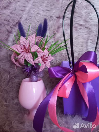 Лилии букет из бисера и сухоцветов