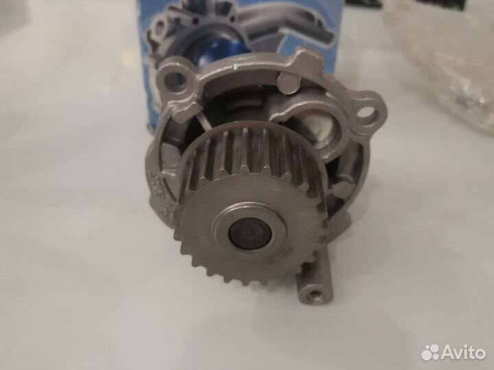 Насос водяной SKF vkpc81220