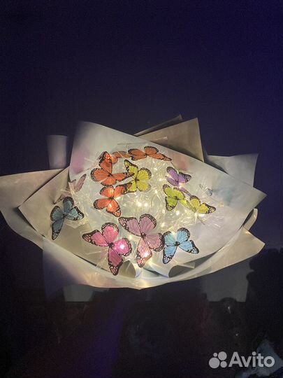 Букет из бабочек светящийся