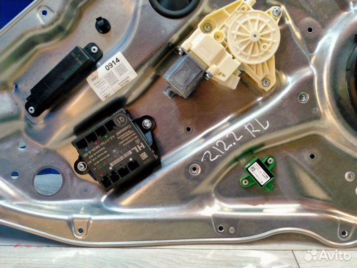 Стеклоподъемник задний левый Mercedes-Benz 212.036