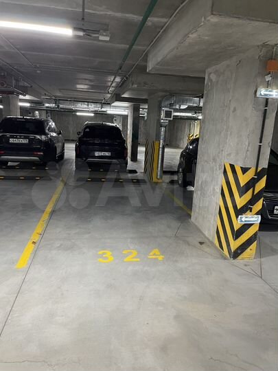 Машиноместо, 13 м²