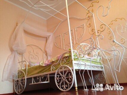 Карета с лошадьми