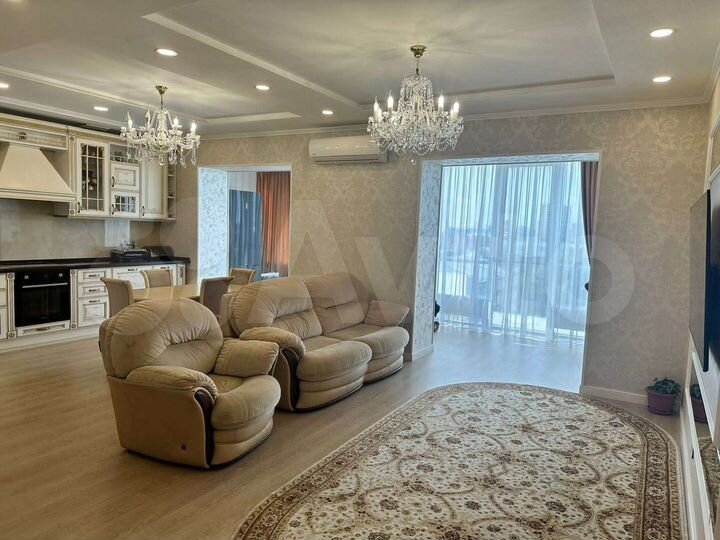 4-к. квартира, 130 м², 8/16 эт.