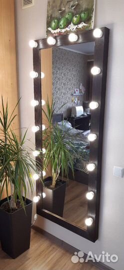 Зеркало с подсветкой в полный рост
