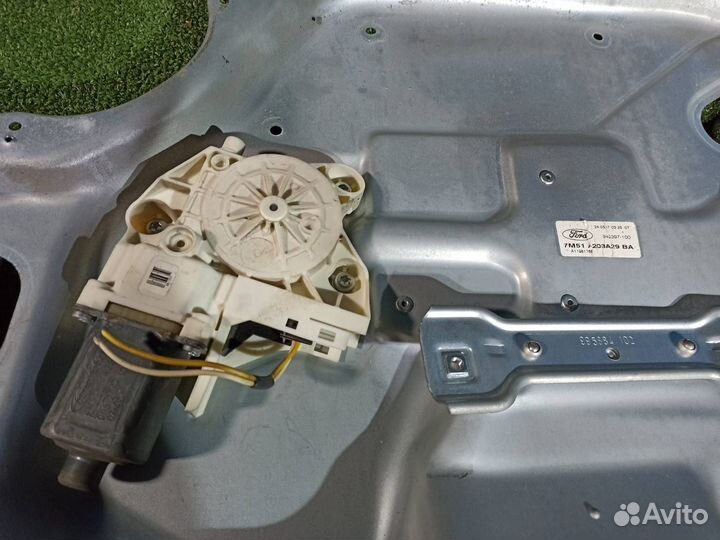 Стеклоподъемник передний левый Ford Focus 2