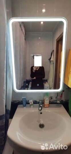 Шкаф с зеркалом и LED подсветкой