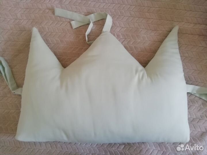 Подушка-бортик в изголовье