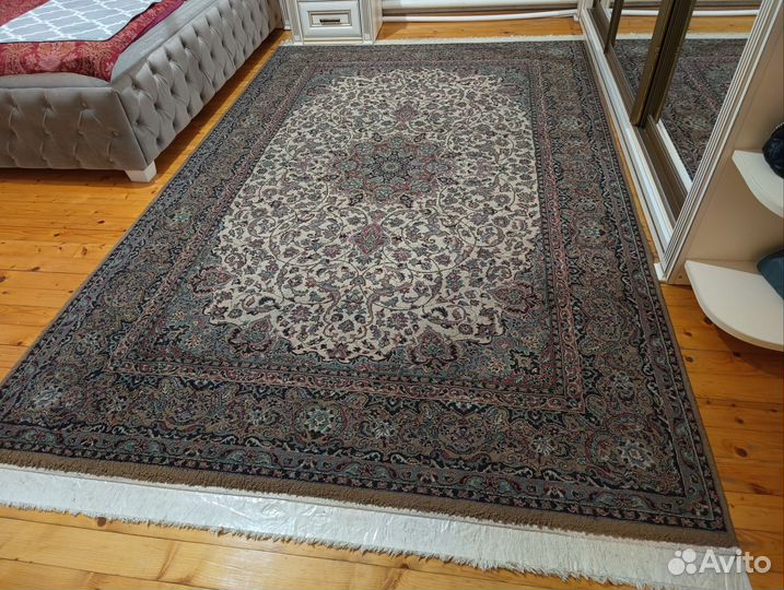 Ковер 2 на 3 производство Иран б/у цена 7000