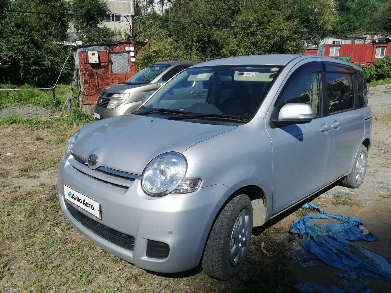 Toyota Sienta: фото владельца