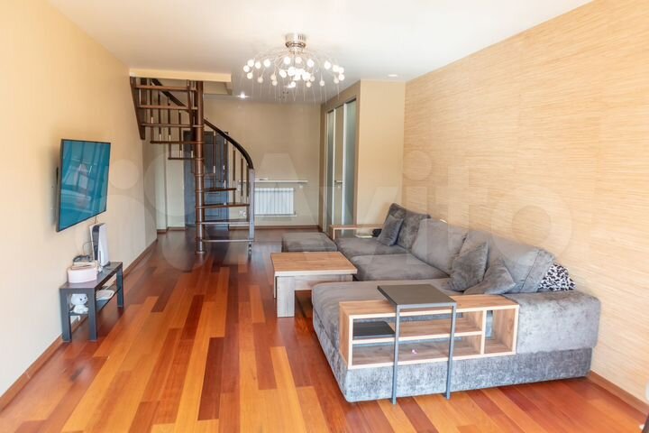 4-к. квартира, 120 м², 3/3 эт.